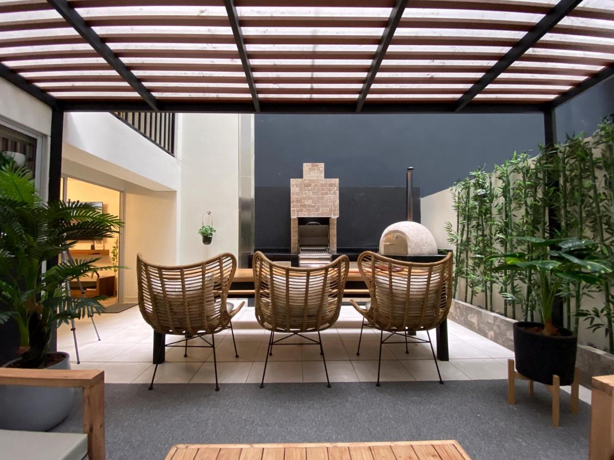 Silvia's New Spacious Patio Pad Apartment *